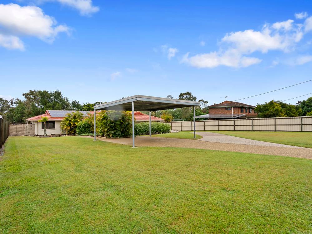 10 FARRELL DRIVE, WALLOON, QLD 4306