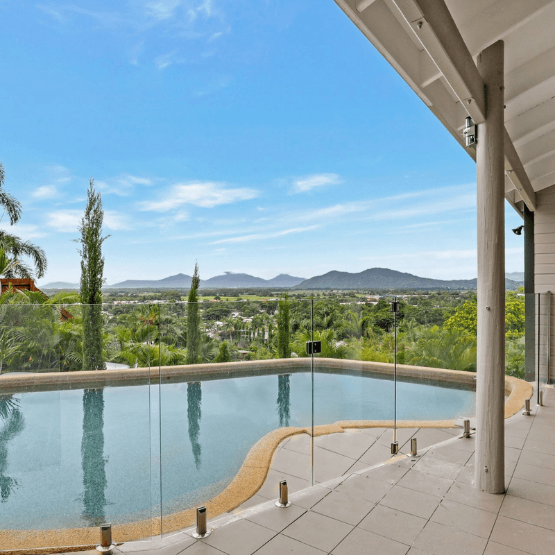 6 Darkin Close, SMITHFIELD, QLD 4878