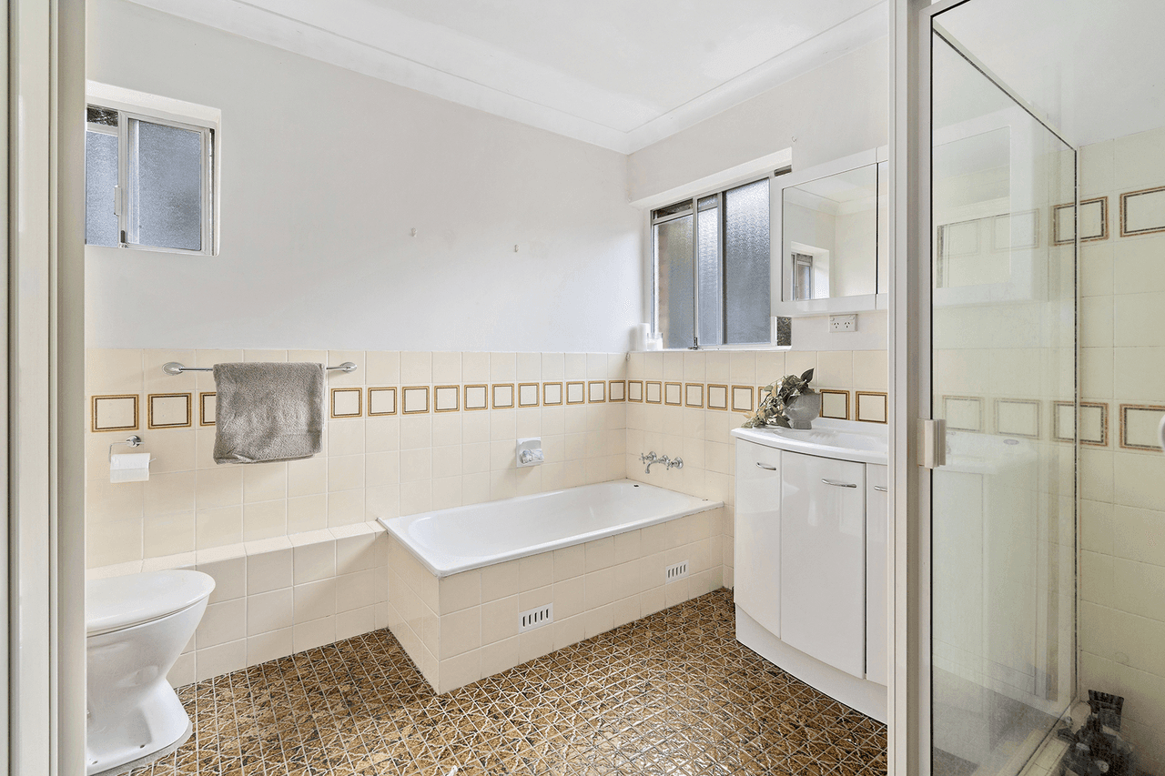 2/48 Nesca Parade, The Hill, NSW 2300