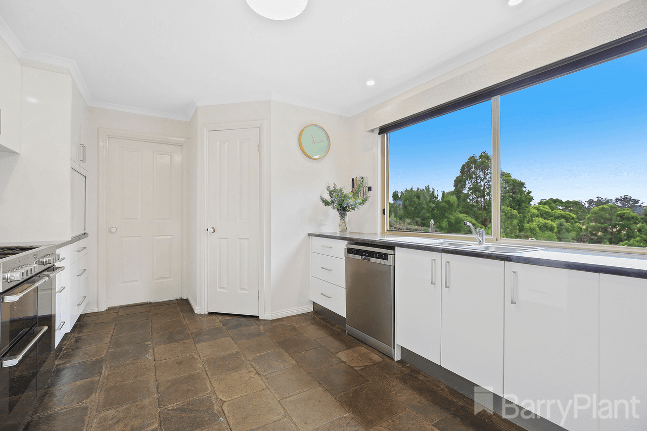 28 Pepperell Drive, Drouin, VIC 3818