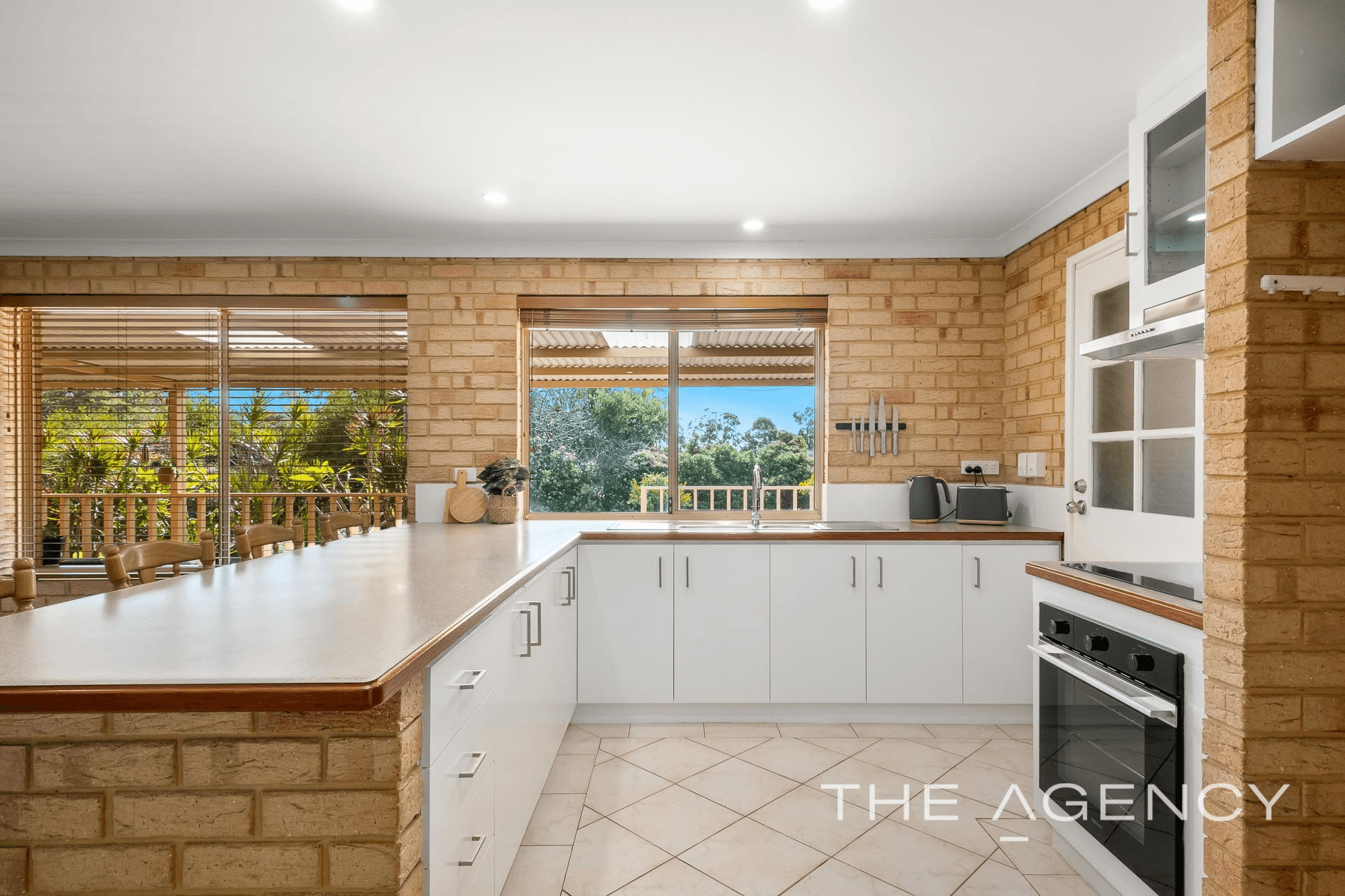 5 Hobbit Glade, Mundaring, WA 6073