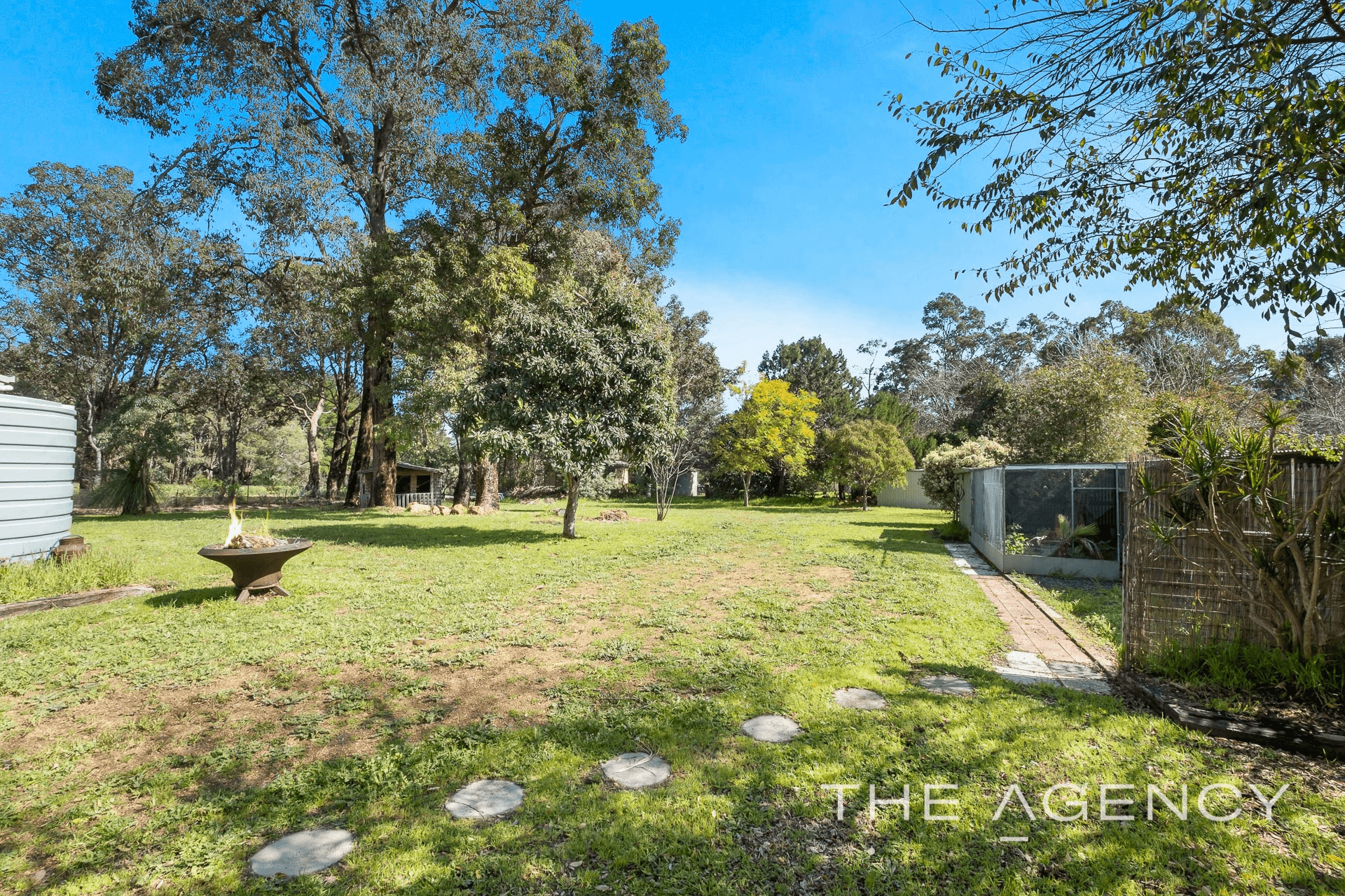 5 Hobbit Glade, Mundaring, WA 6073