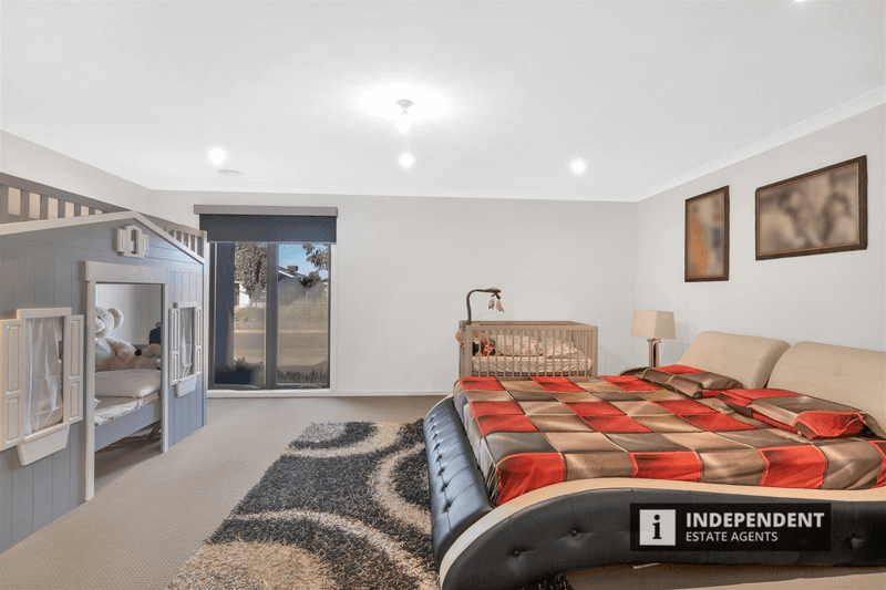 16 Mapleton Boulevard, MELTON SOUTH, VIC 3338