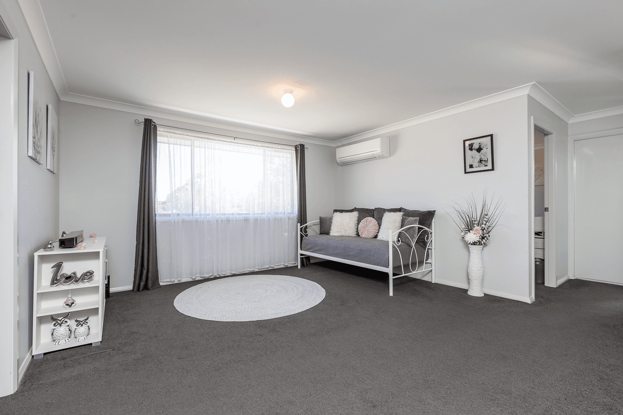 51 Beaton Avenue, RAYMOND TERRACE, NSW 2324