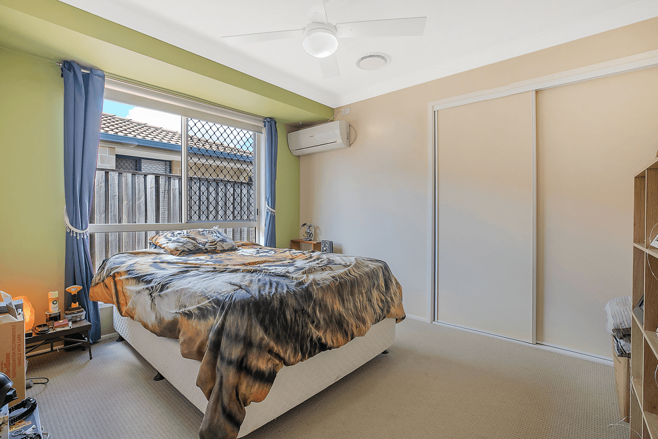 2 Lofty Court, HEMMANT, QLD 4174