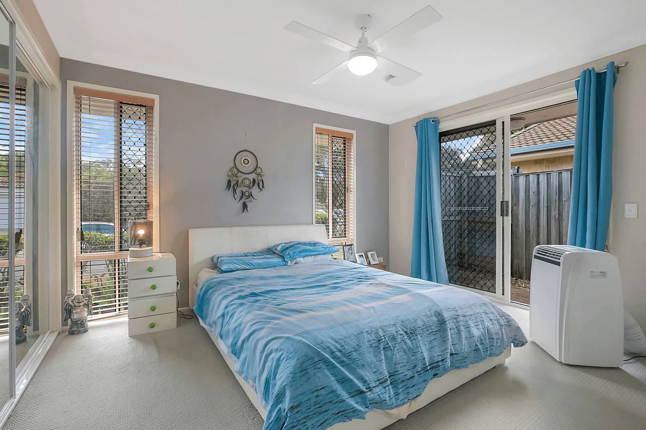 2 Lofty Court, HEMMANT, QLD 4174