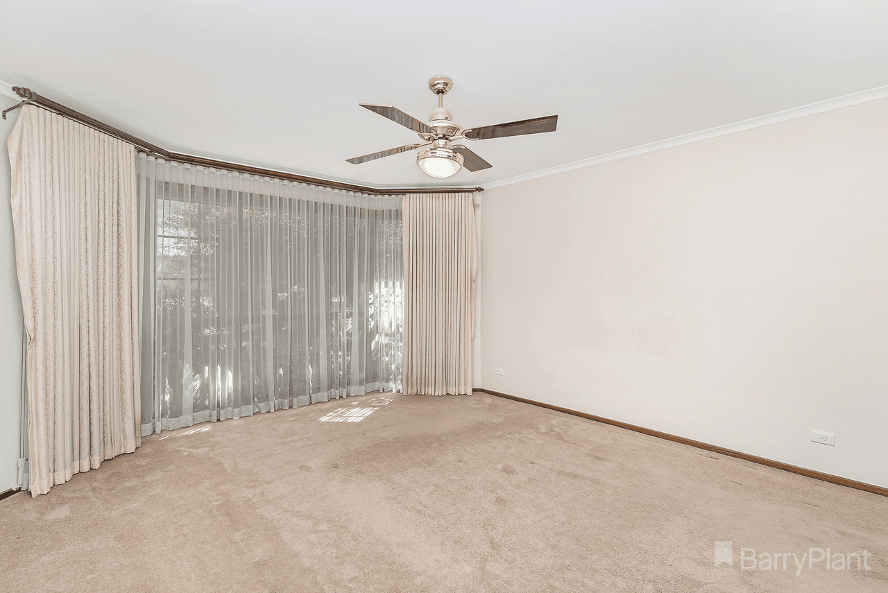 93 Muirfield Drive, SUNBURY, VIC 3429