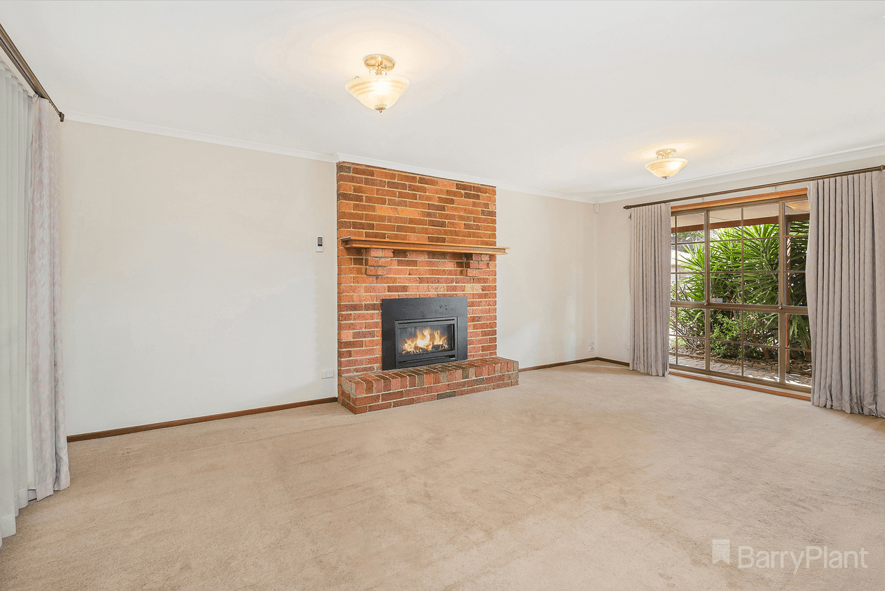 93 Muirfield Drive, SUNBURY, VIC 3429