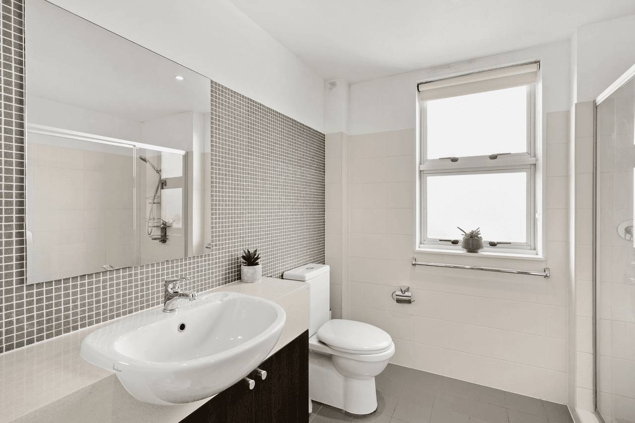 482/80 John Whiteway Drive, GOSFORD, NSW 2250