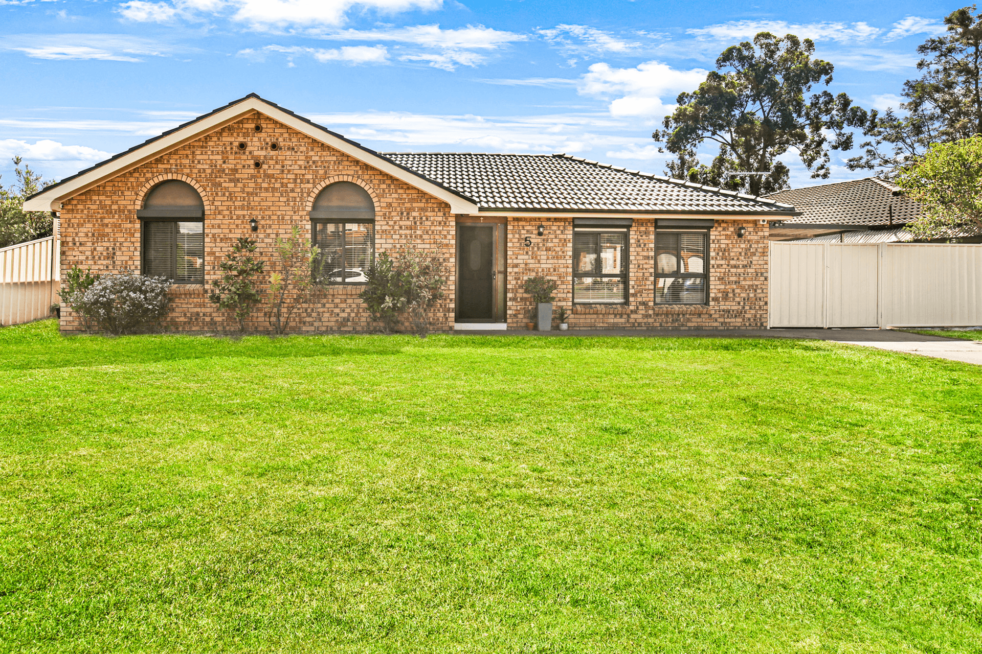 5 Pine Creek Circuit, St Clair, NSW 2759