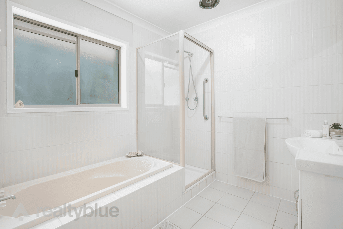 12 Carl Lentz Court, Worongary, QLD 4213