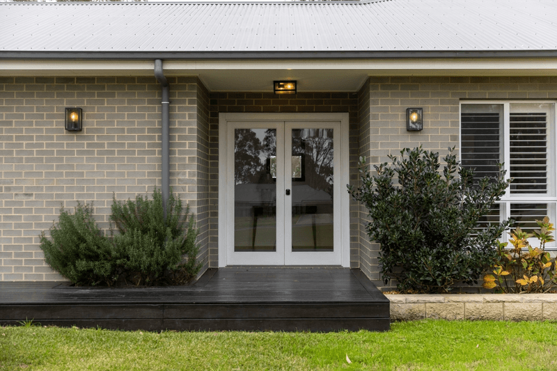 1 Gerill Close, Wallalong, NSW 2320