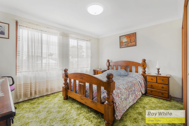 32 St Kilda Street, ST JOHNS PARK, NSW 2176