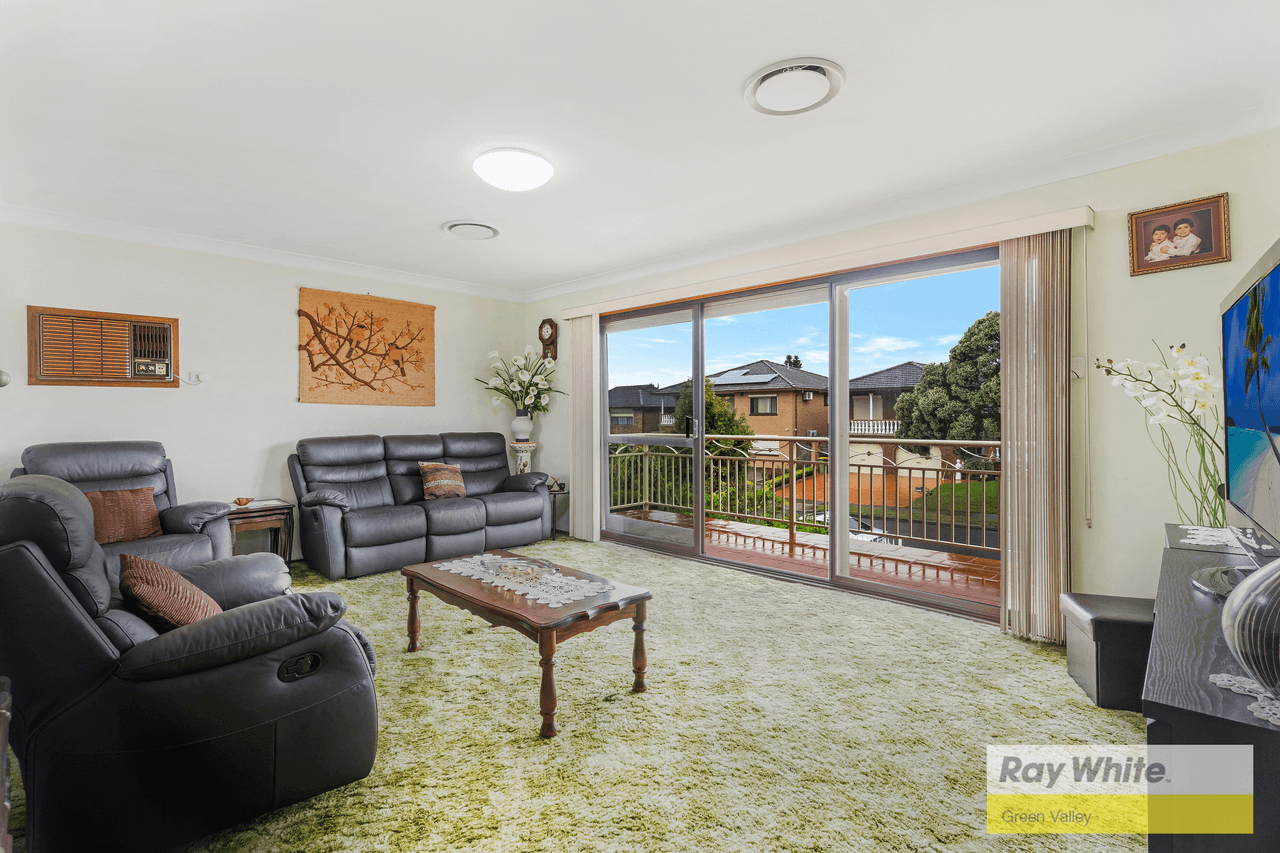 32 St Kilda Street, ST JOHNS PARK, NSW 2176