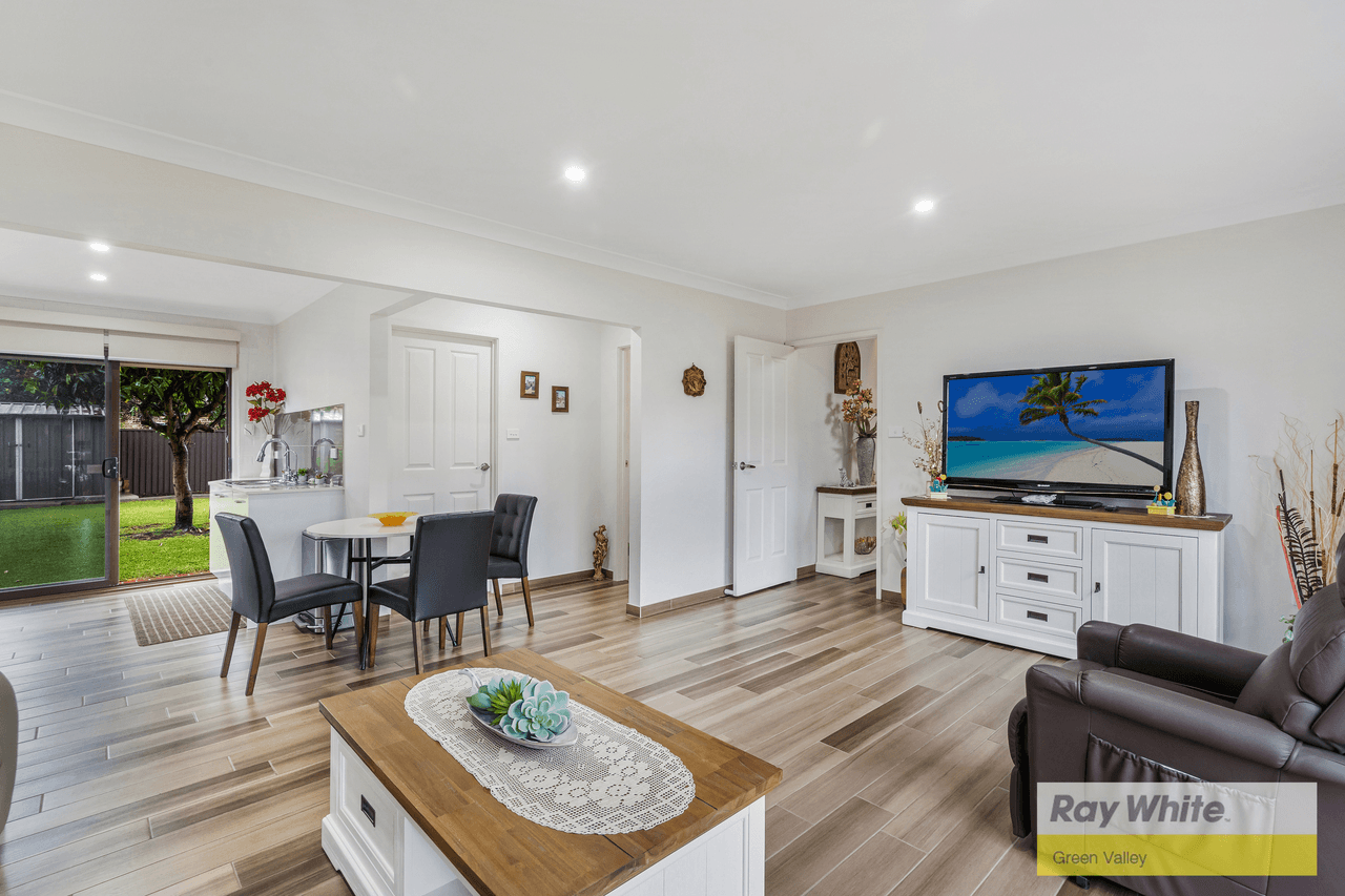 32 St Kilda Street, ST JOHNS PARK, NSW 2176