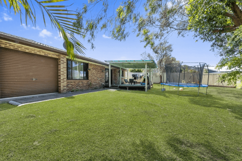 11 Morley Avenue, BATEAU BAY, NSW 2261