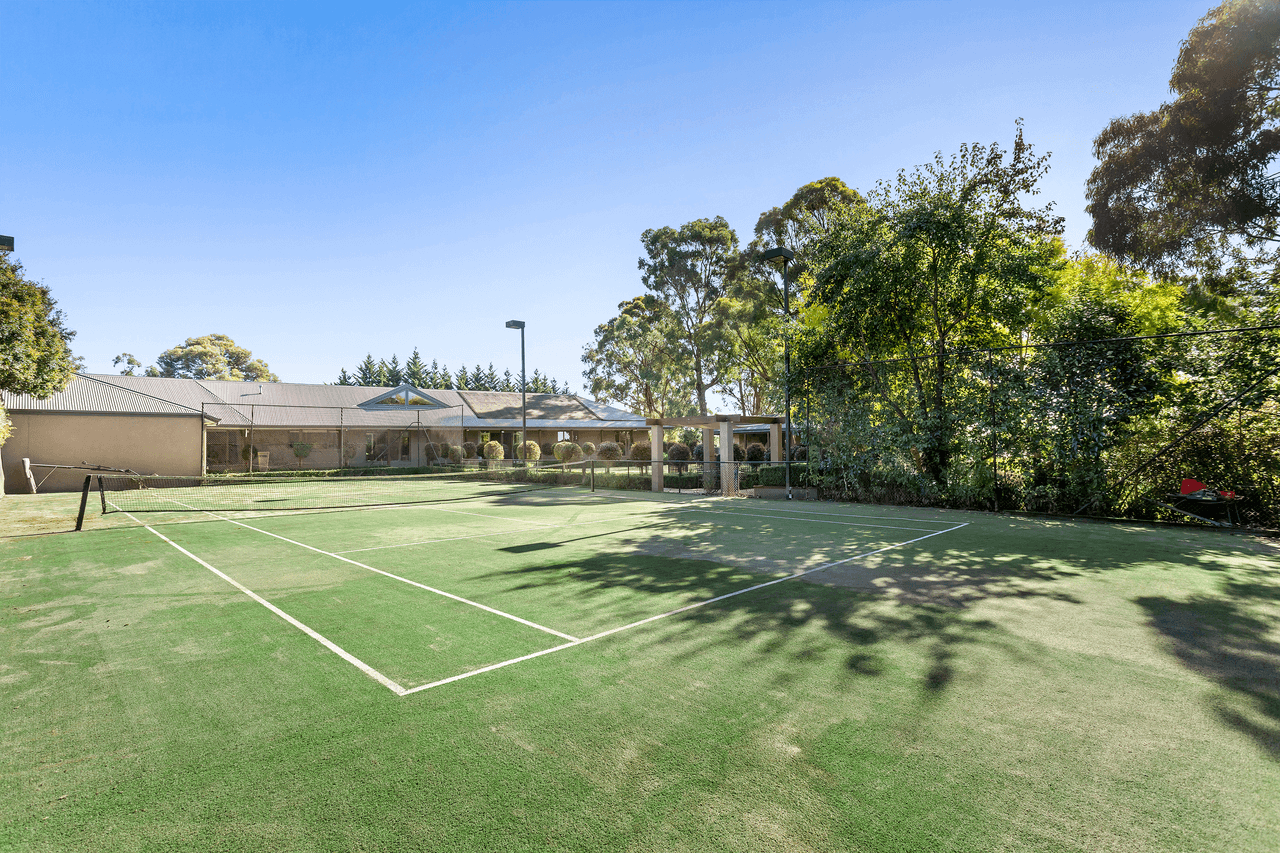 1 Bernarra Court, DONVALE, VIC 3111