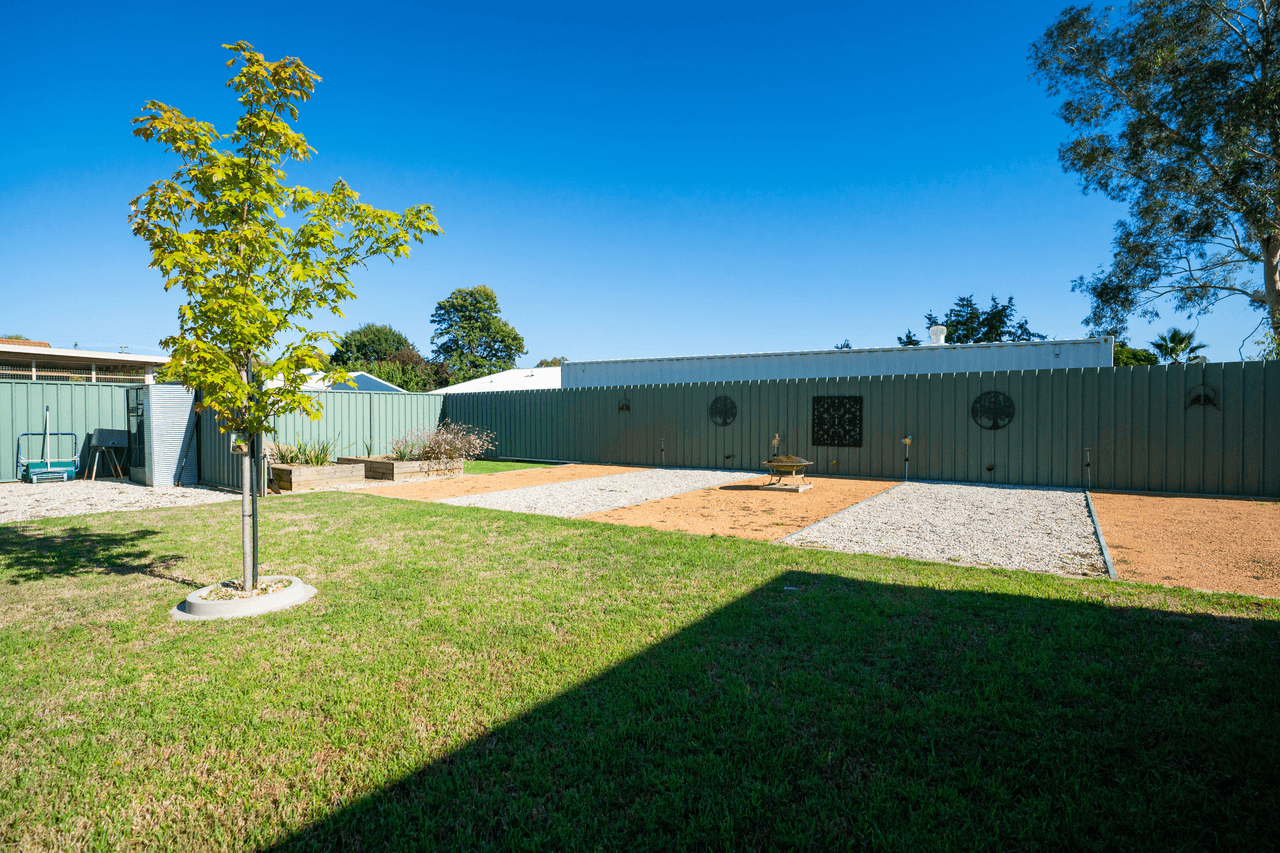 9 Hawkins Street, HOWLONG, NSW 2643