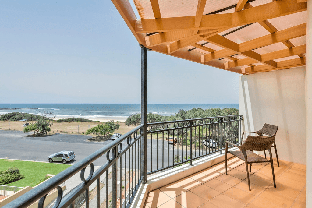 1/11 -18 Pacific Parade, YAMBA, NSW 2464