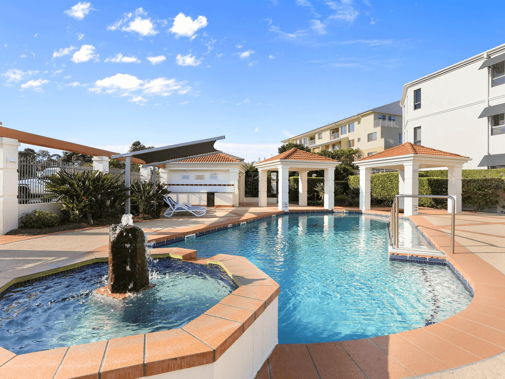 1/11 -18 Pacific Parade, YAMBA, NSW 2464