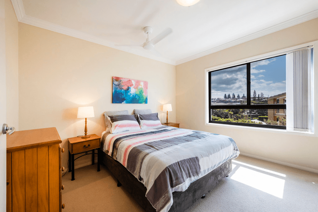 1/11 -18 Pacific Parade, YAMBA, NSW 2464