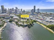 2/14 Orvieto Avenue, MERMAID WATERS, QLD 4218