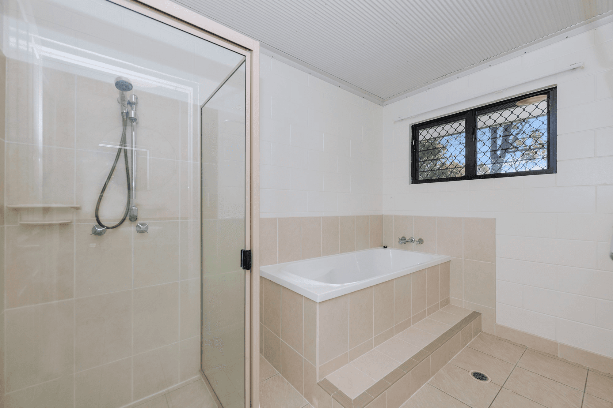 46 OCTAGONAL CRESCENT, KELSO, QLD 4815
