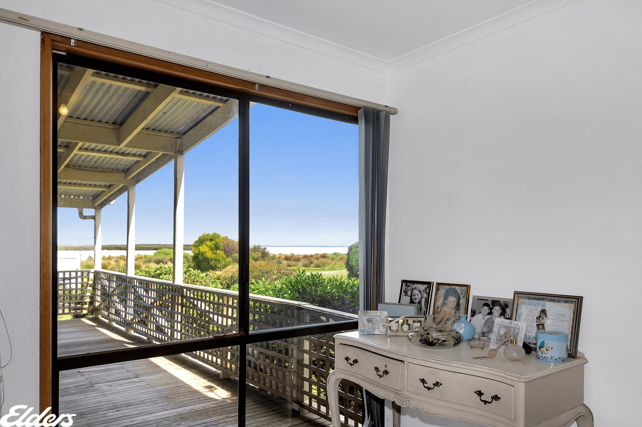 38 SARENA Parade, ROBERTSONS BEACH, VIC 3971