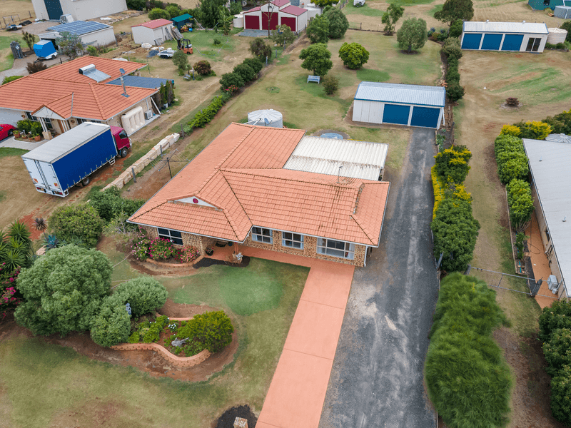 10 Highland Park Road, MERINGANDAN WEST, QLD 4352