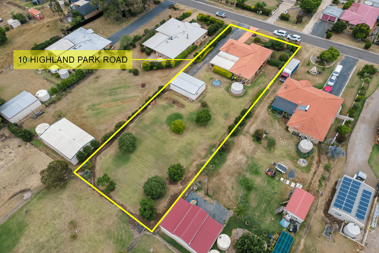 10 Highland Park Road, MERINGANDAN WEST, QLD 4352