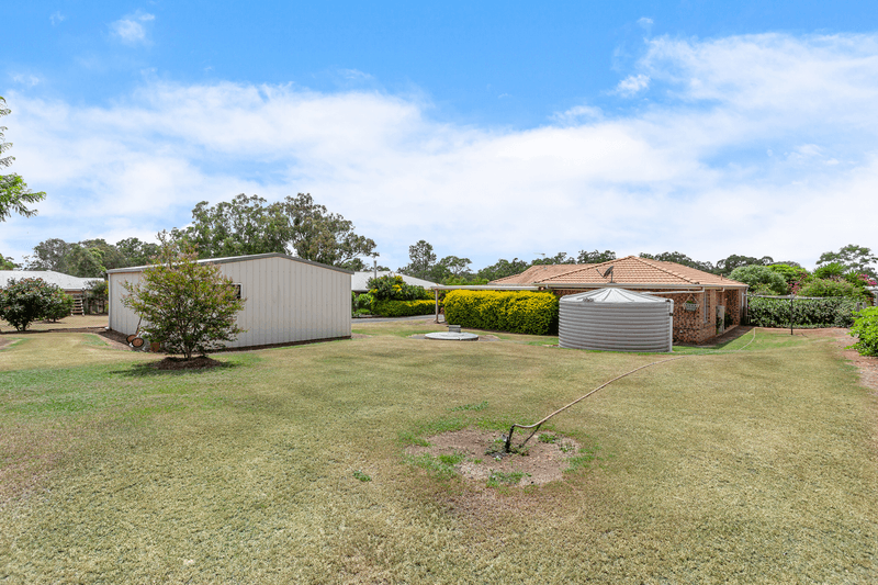 10 Highland Park Road, MERINGANDAN WEST, QLD 4352