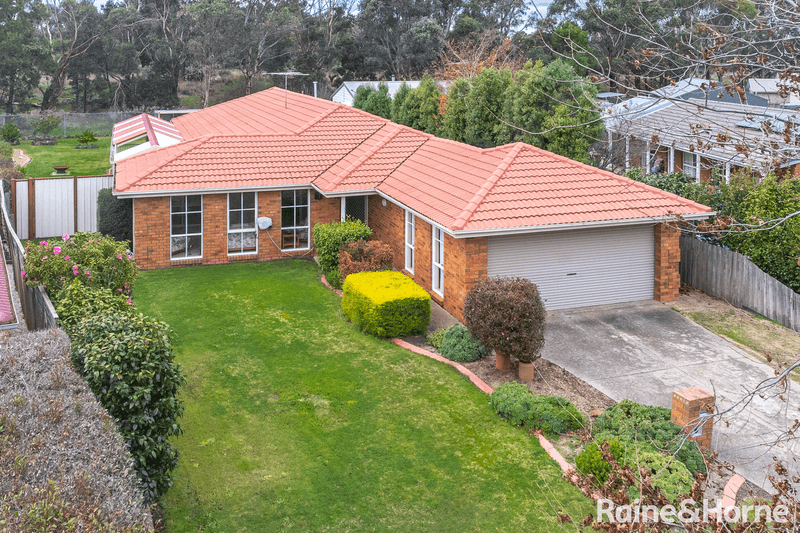 27 Sunny Park Close, GISBORNE, VIC 3437