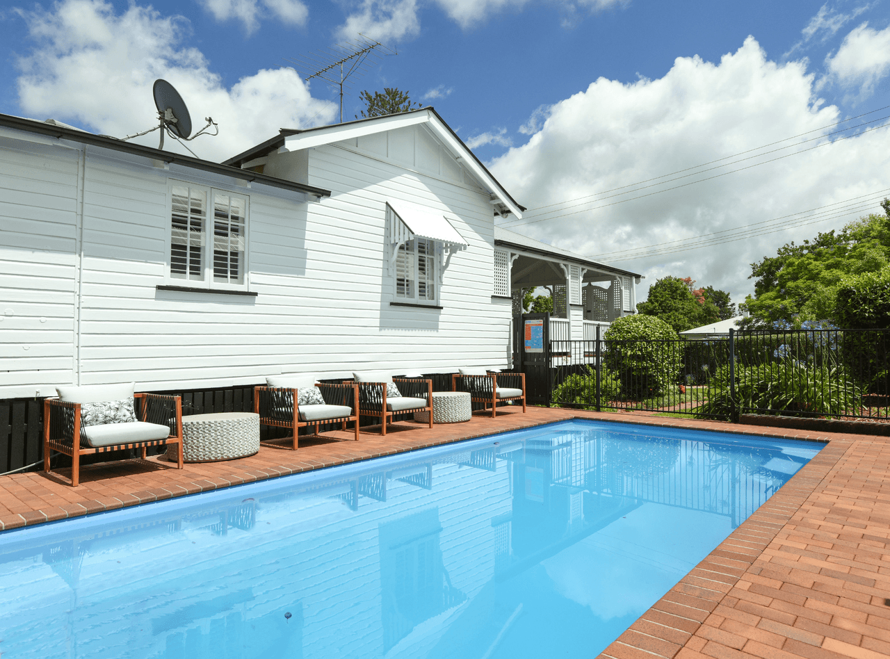 6 Arthur St, EAST TOOWOOMBA, QLD 4350