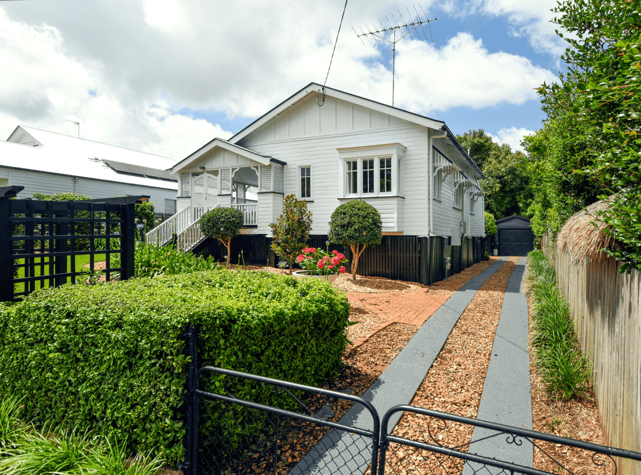 6 Arthur St, EAST TOOWOOMBA, QLD 4350