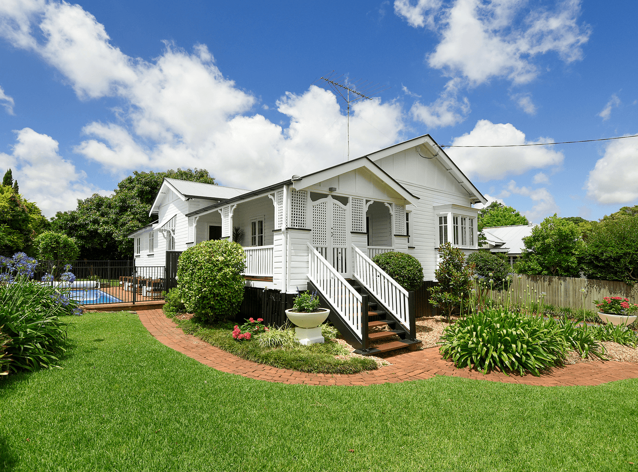 6 Arthur St, EAST TOOWOOMBA, QLD 4350