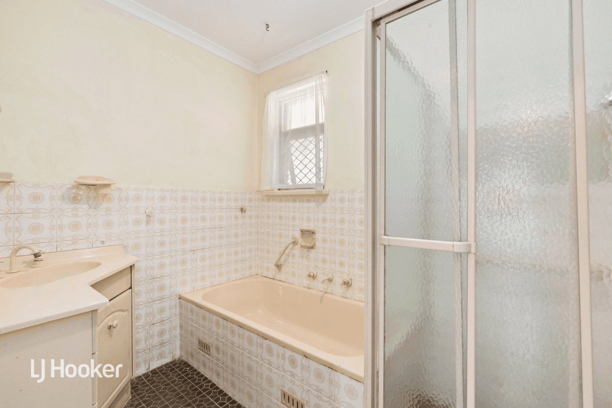 6 Coscia Avenue, Salisbury North, SA 5108