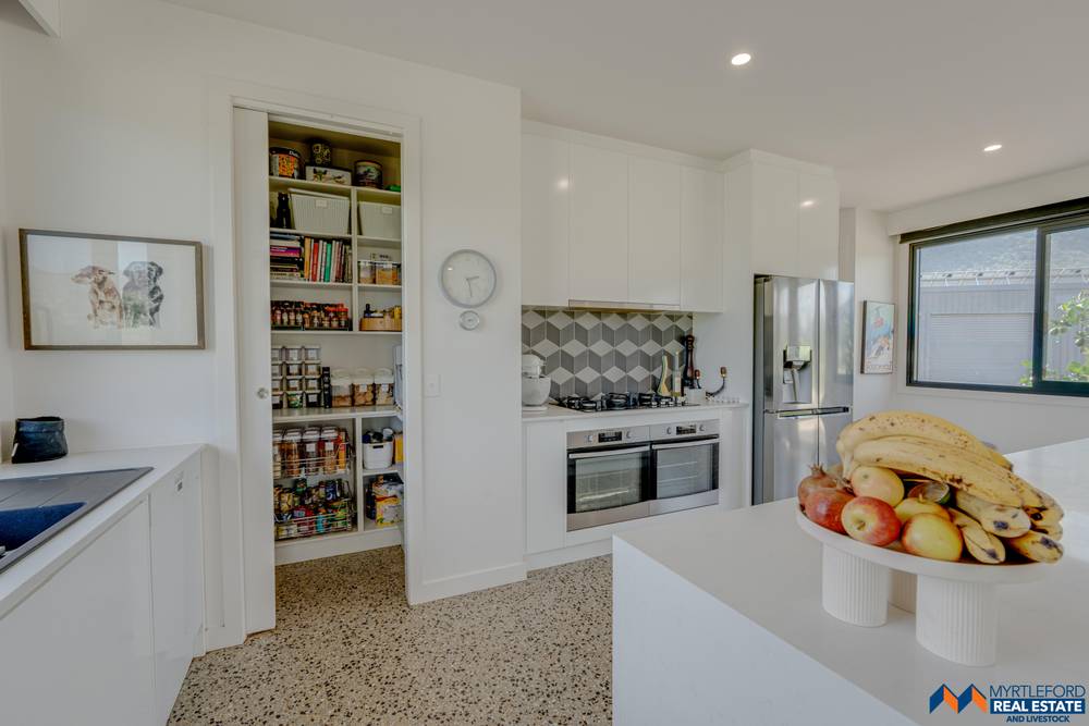 1711 Happy Valley Road, ROSEWHITE, VIC 3737