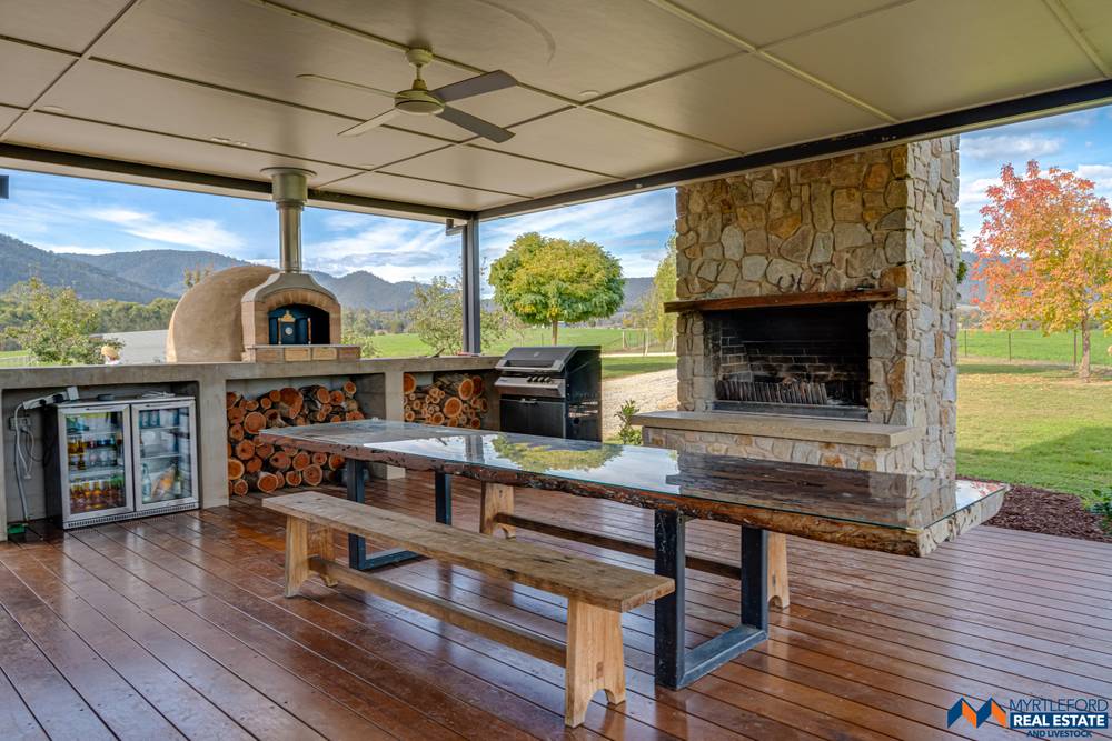 1711 Happy Valley Road, ROSEWHITE, VIC 3737