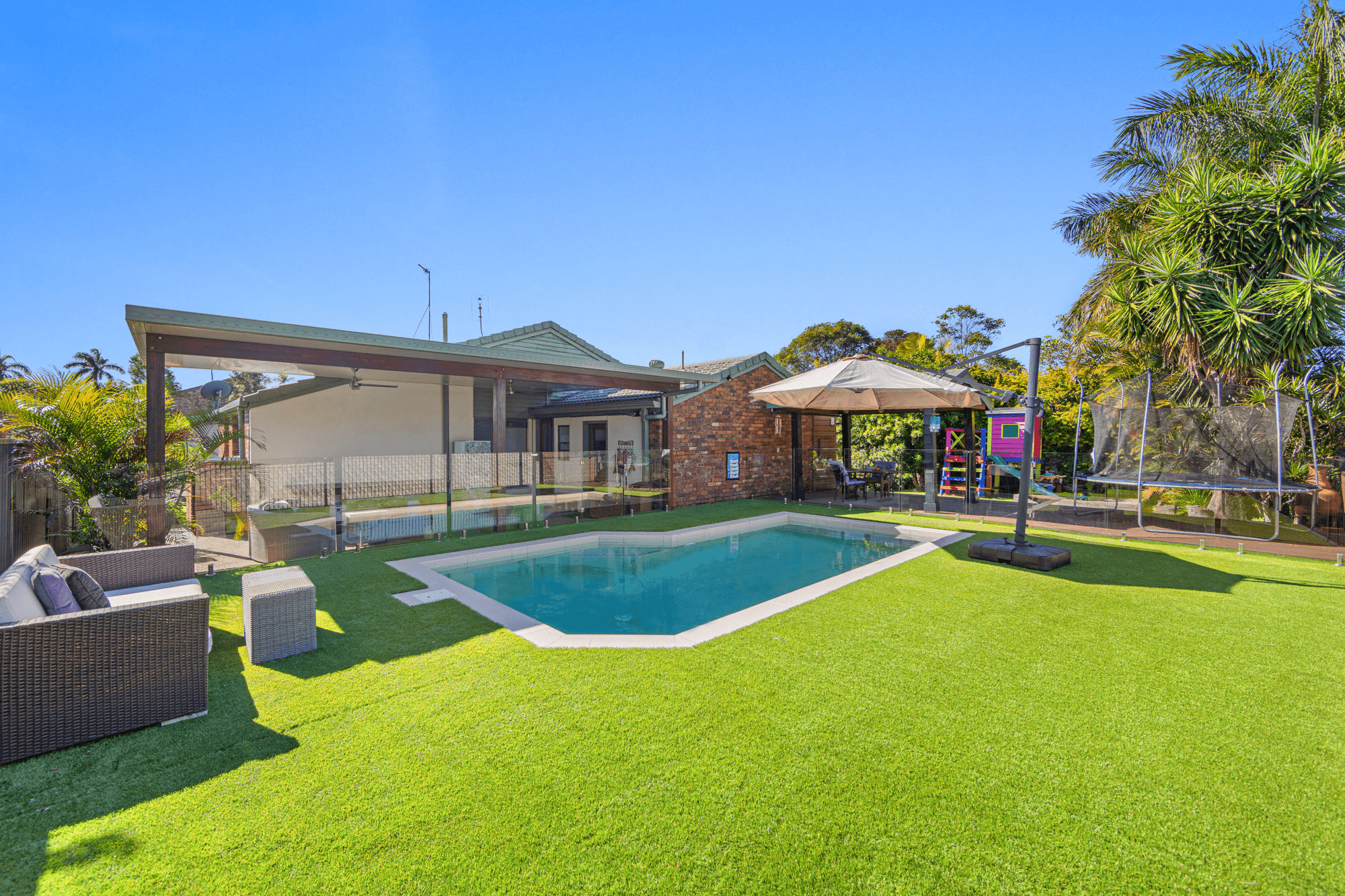 6 Ridgevale Drive, HELENSVALE, QLD 4212