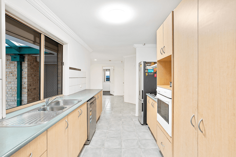 2 Benshaw Court, HILLSIDE, VIC 3037