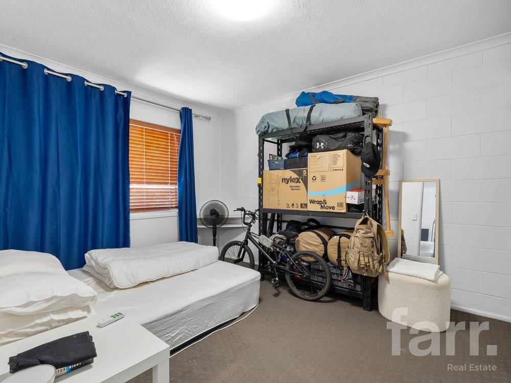 37 Ahern Street, LABRADOR, QLD 4215