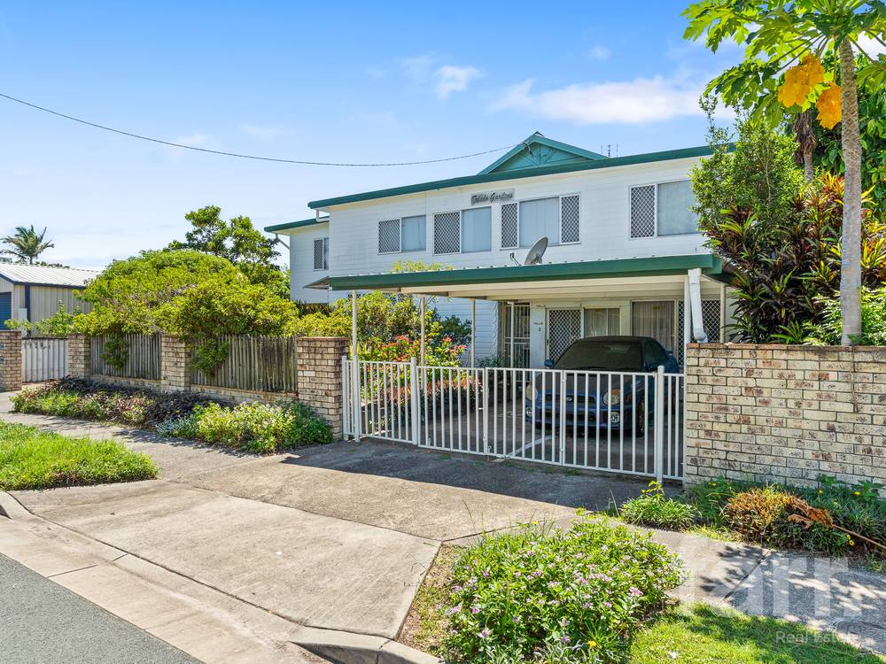 37 Ahern Street, LABRADOR, QLD 4215