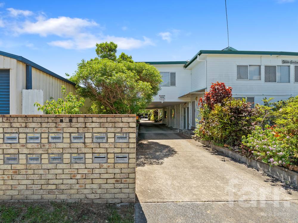 37 Ahern Street, LABRADOR, QLD 4215