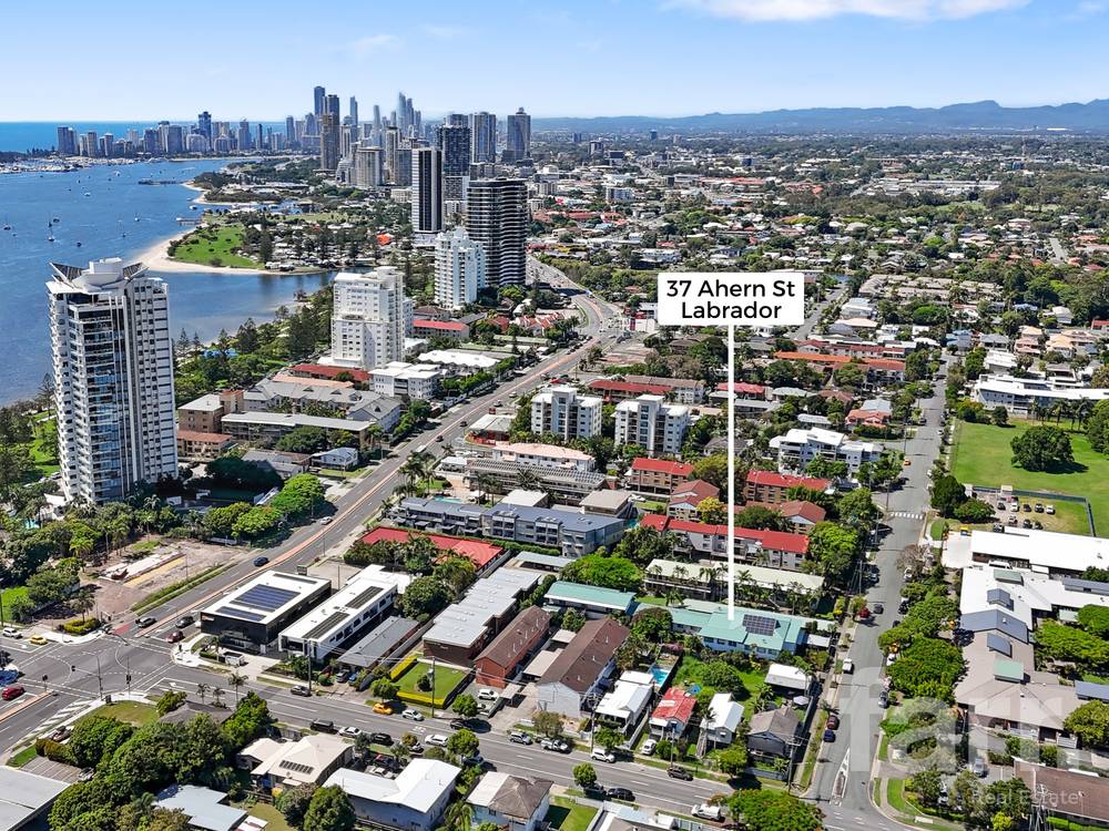 37 Ahern Street, LABRADOR, QLD 4215