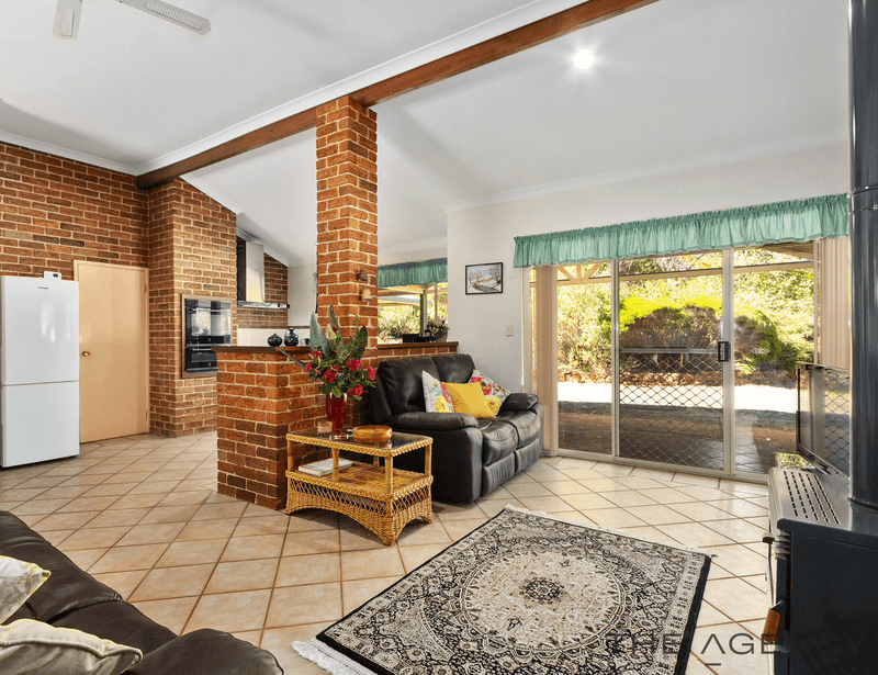 36 Pretty Lane, Mundaring, WA 6073