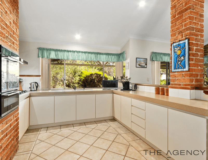 36 Pretty Lane, Mundaring, WA 6073