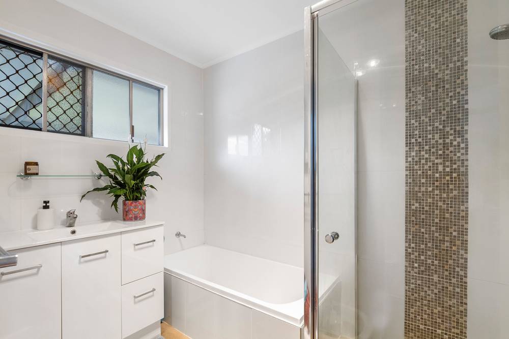 14 Gordon Road, Ferny Hills, QLD 4055