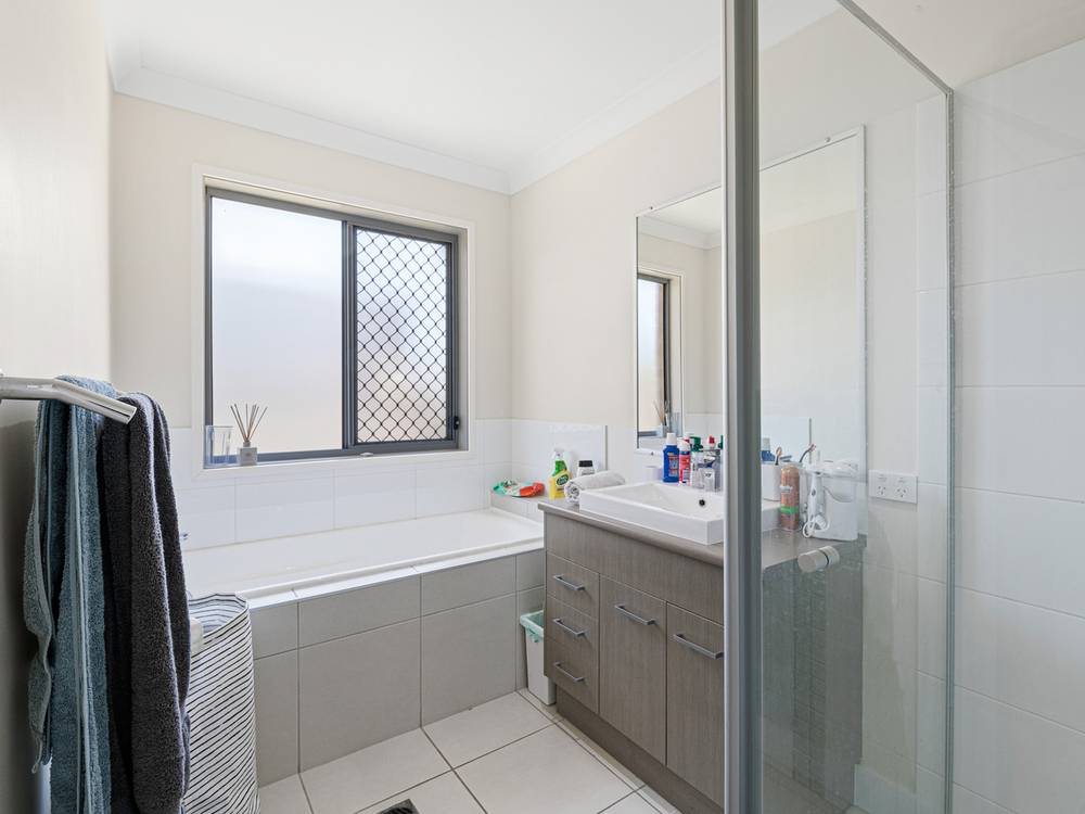 2 Asher Place, MOGGILL, QLD 4070