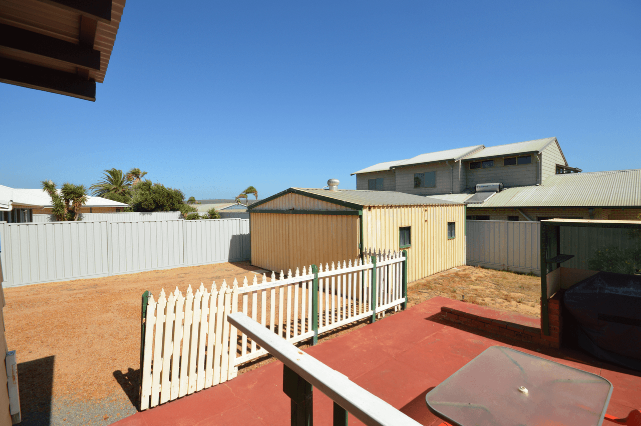 8 Gantheaume Crescent, KALBARRI, WA 6536