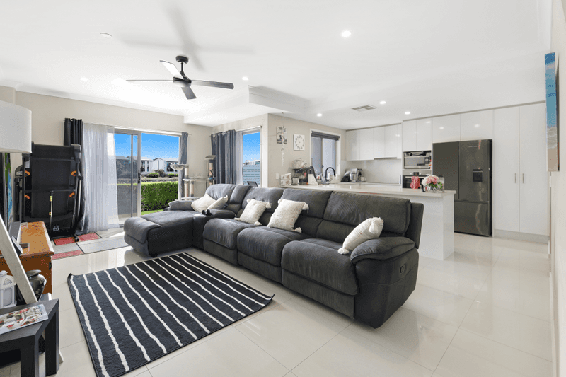 19/156 Marina Quays Boulevard, HOPE ISLAND, QLD 4212